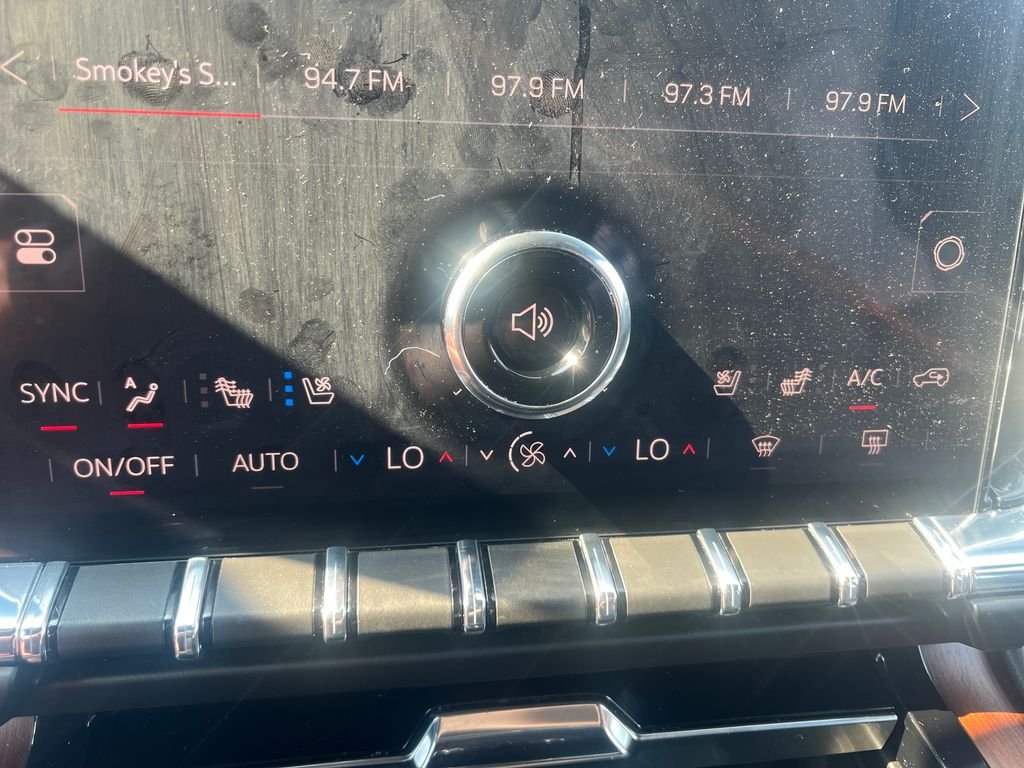 Used 2025 Silver GMC Denali image 18