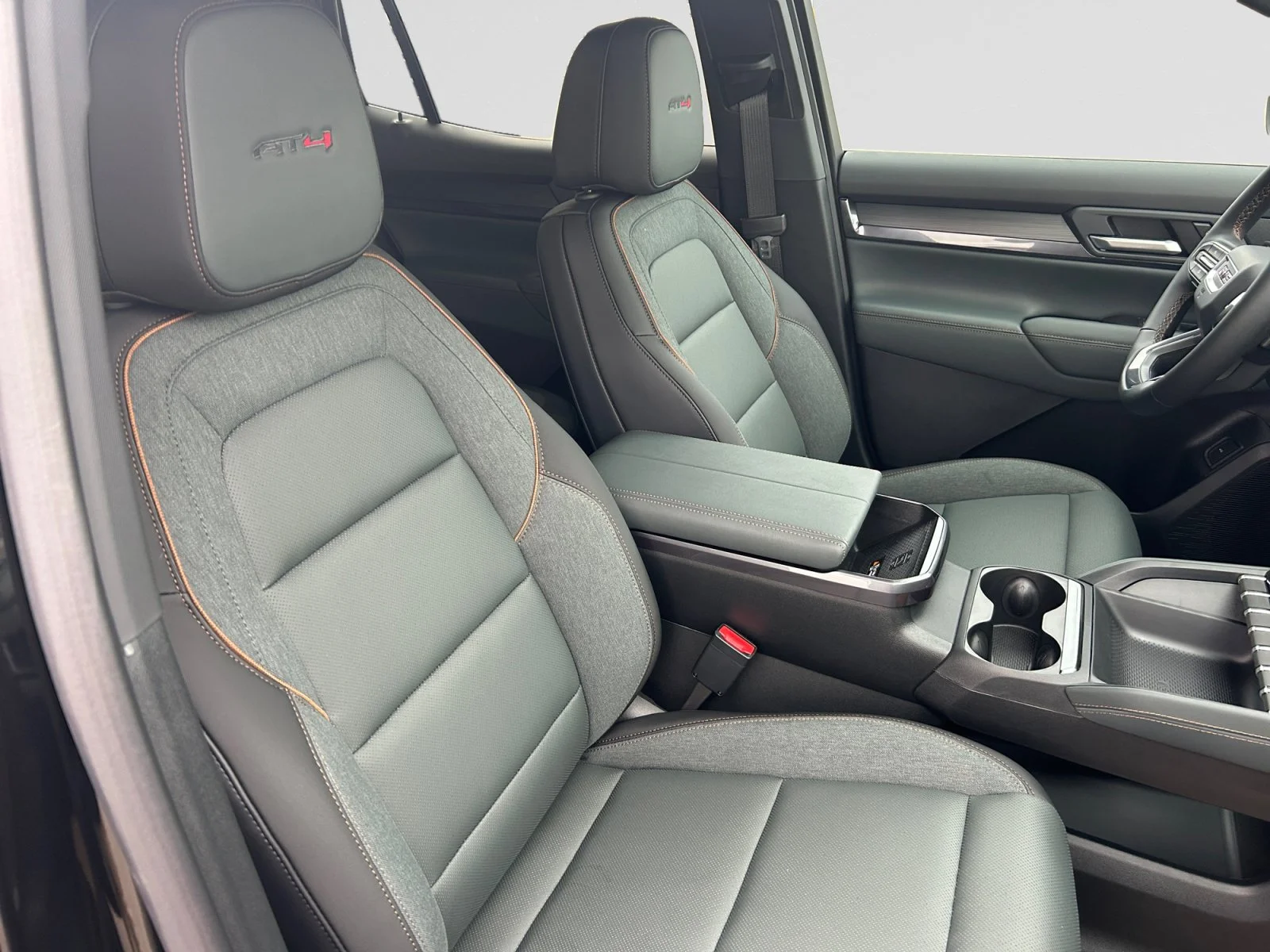 New 2027 Ebony Twilight Metallic GMC AWD AT4 image 12