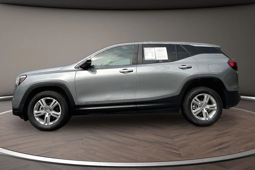 Used 2024 Silver GMC SLE image 7