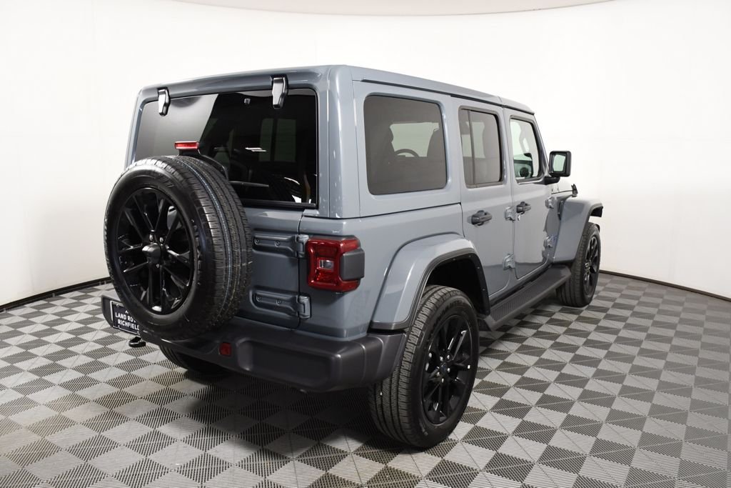 Used 2025 Anvil Clearcoat Jeep Sahara 4xe image 6