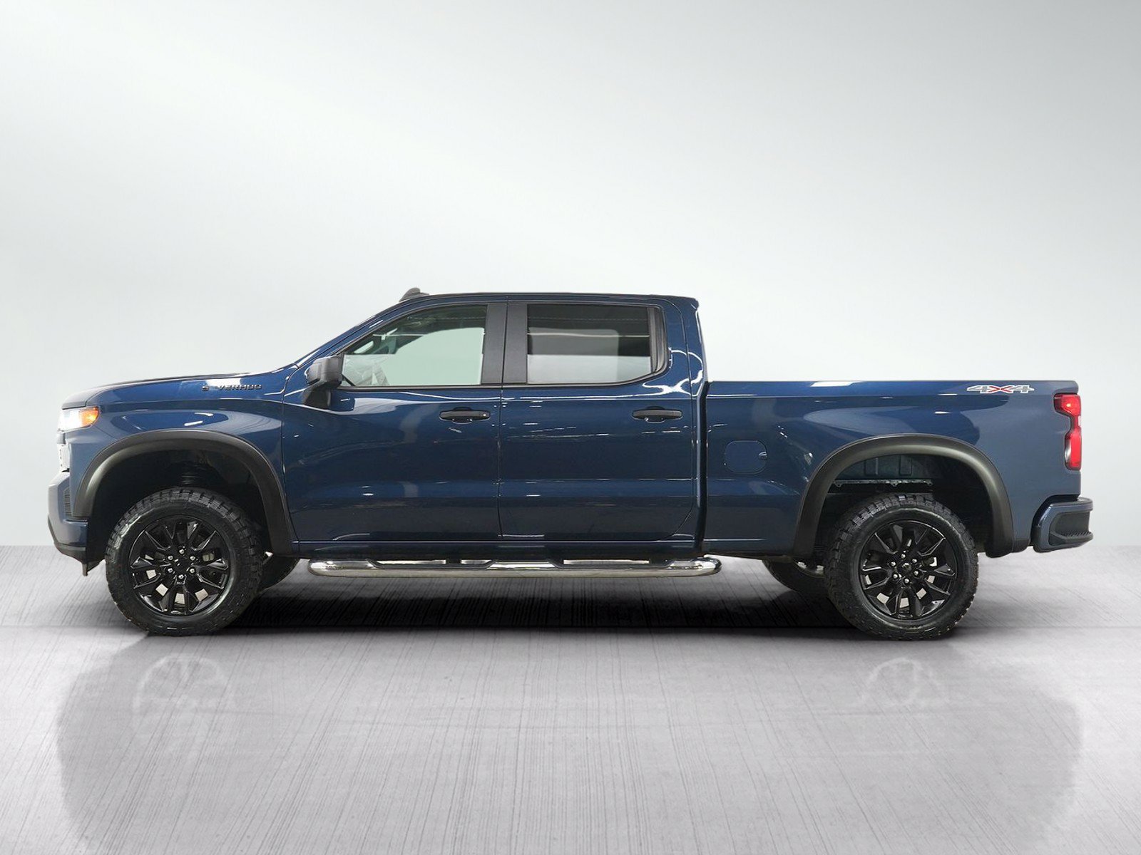 Used 2021 Chevrolet Silverado 1500 Custom with VIN 1GCUYBEF3MZ132495 for sale in White Bear Lake, Minnesota