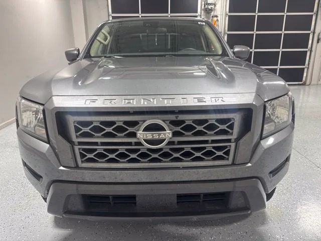 Used 2022 Gray Nissan SV image 2