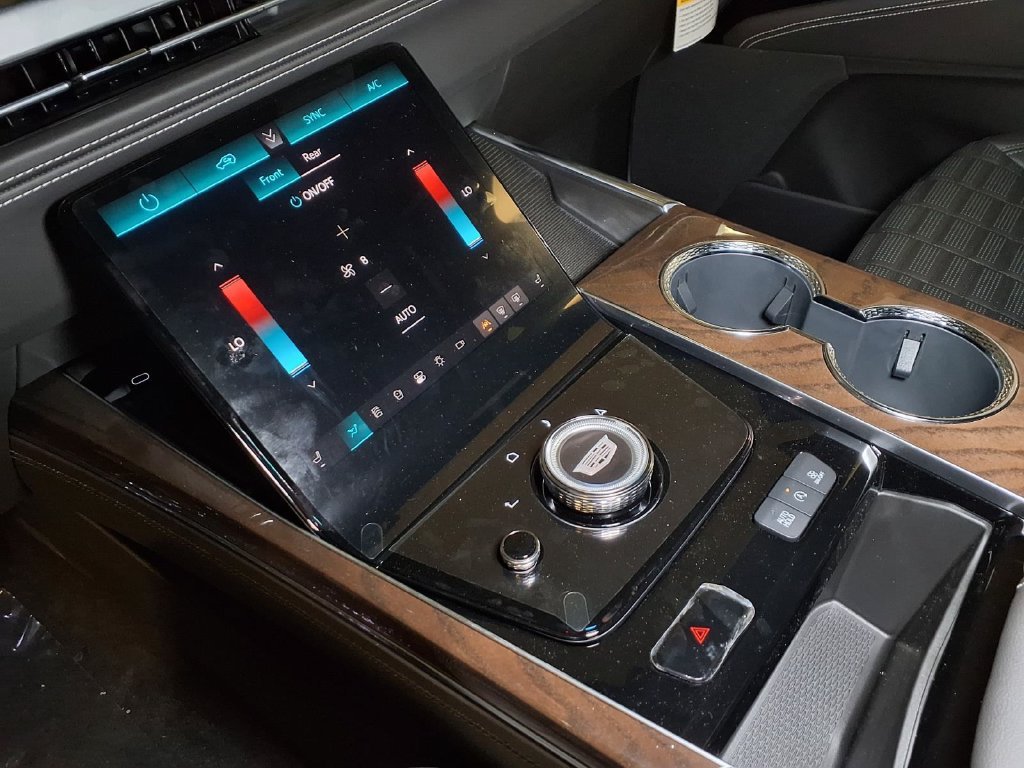 2027 Cadillac Escalade Platinum Sport - Photo 19