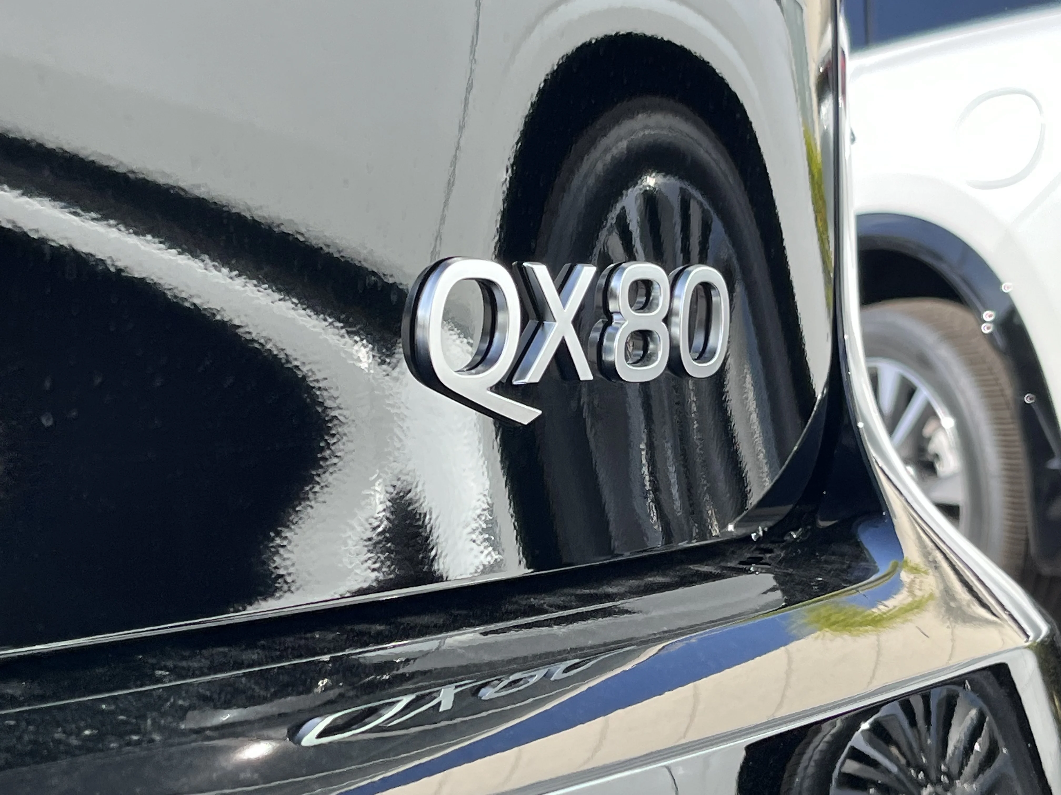 New 2026 Black Obsidian INFINITI LUXE image 5