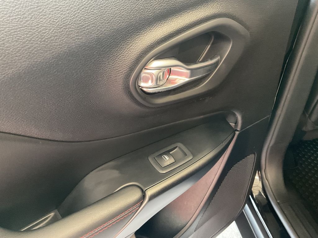 Used 2022 Black Jeep Trailhawk image 29