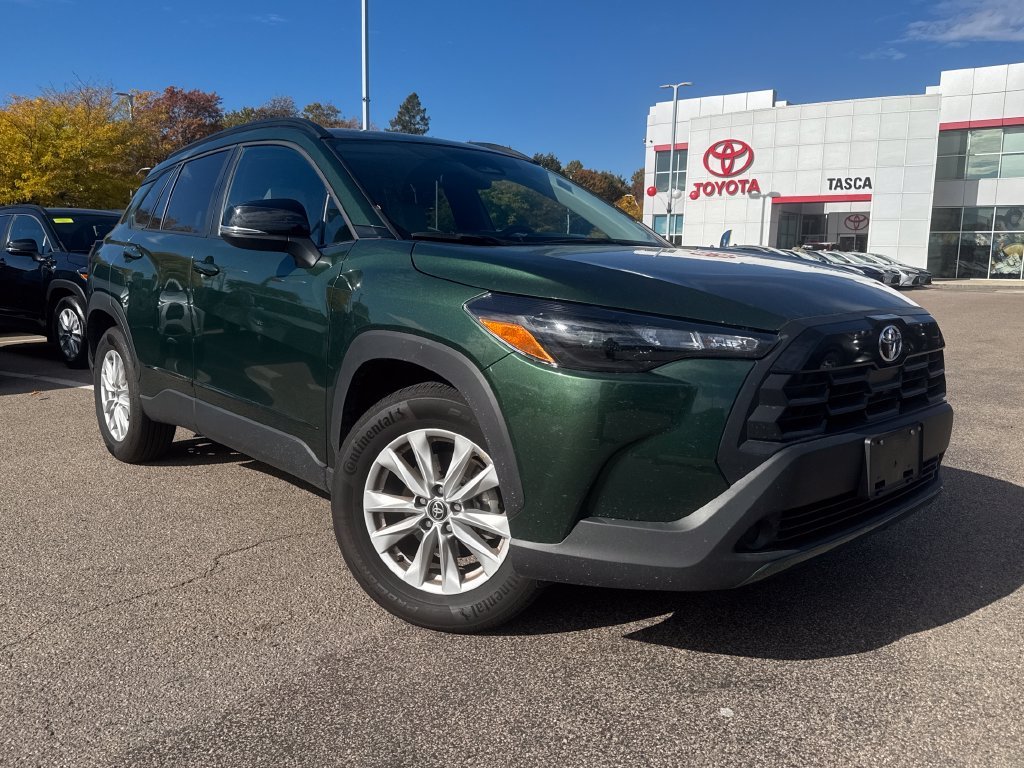 Used 2026 Green Toyota LE image 1