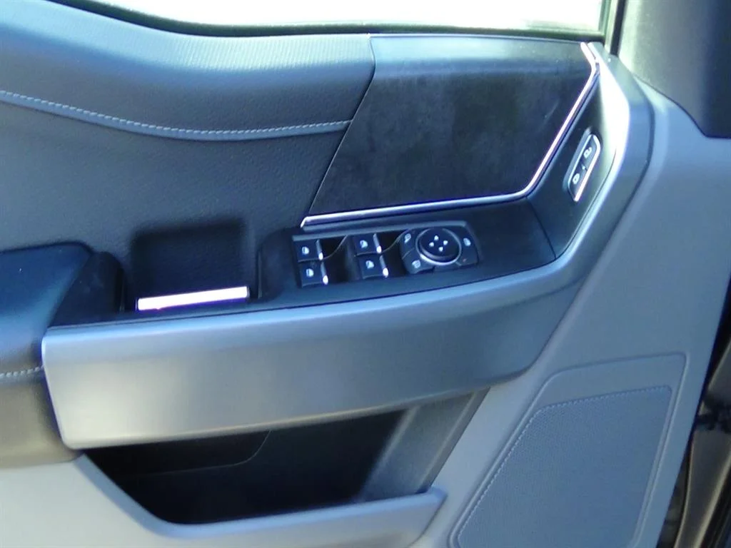 Certified Used 2024 Carbonized Gray M7 Ford XLT image 19