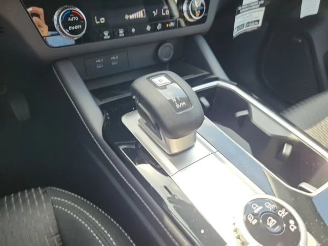 Used 2026 Silver Mitsubishi ES image 23