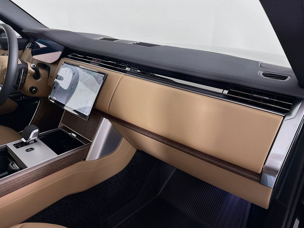 New 2026 Santorini Black Land Rover SE image 29