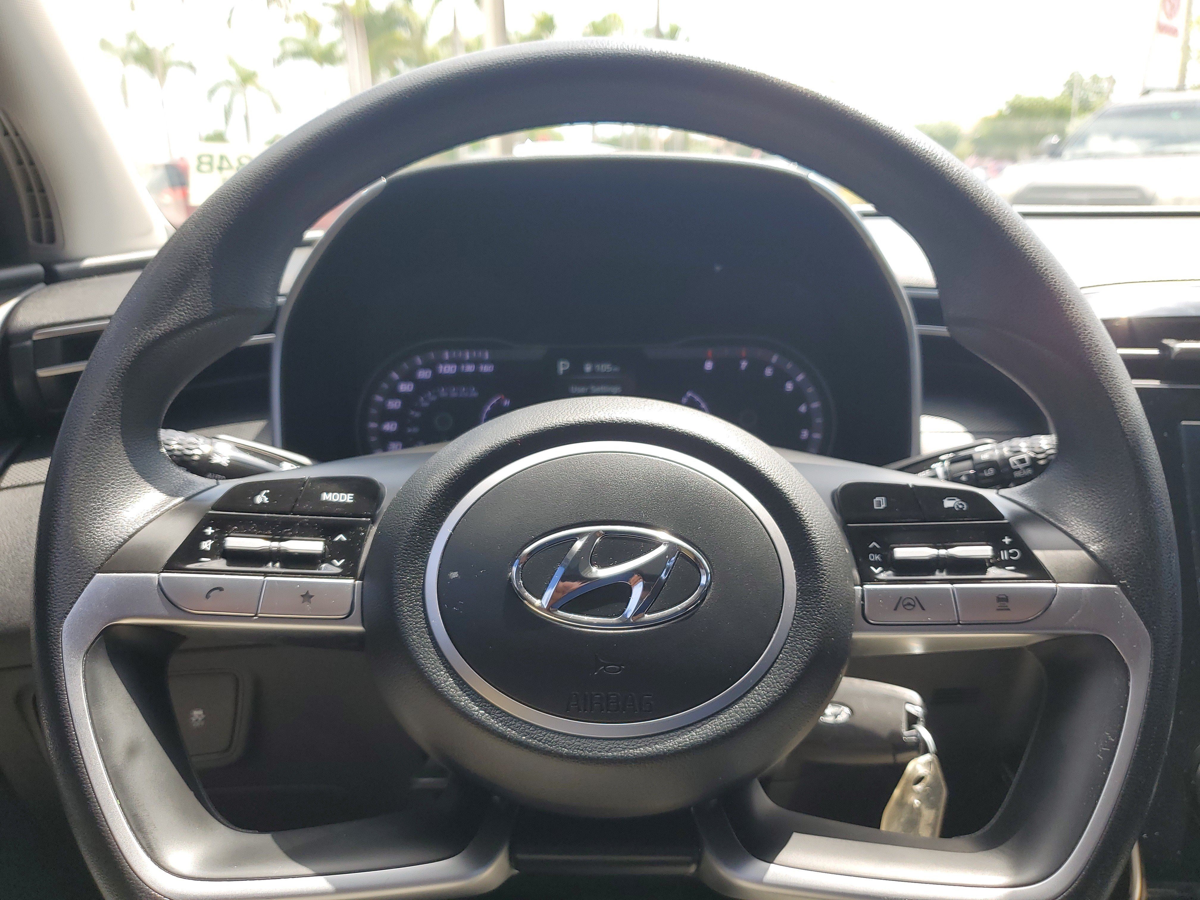 Used 2023 Shimmering Silver Hyundai SE image 22