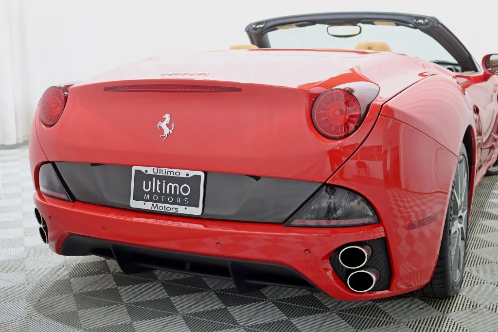 Used 2012 Red Ferrari Base image 14
