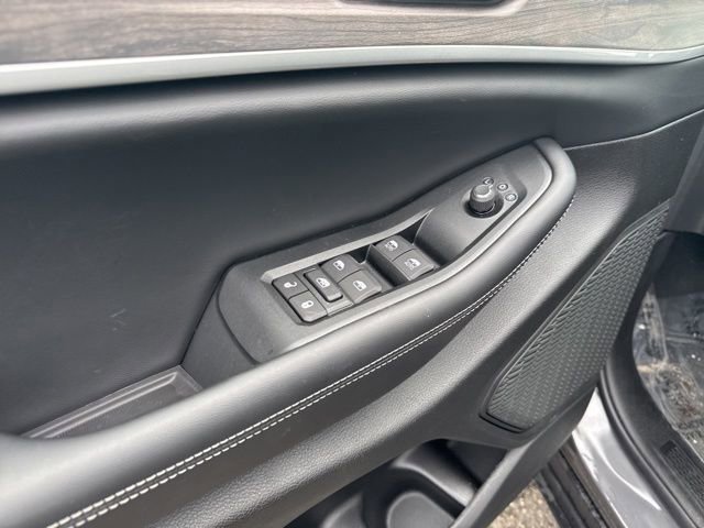 New 2026 Baltic Gray Metallic Clear-Coat Exterior Paint Jeep Laredo Altitude image 18