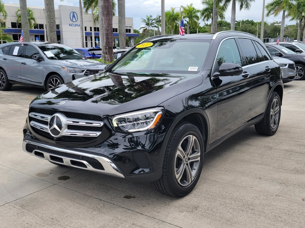 Used 2022 Black Mercedes-Benz GLC 300 image 3