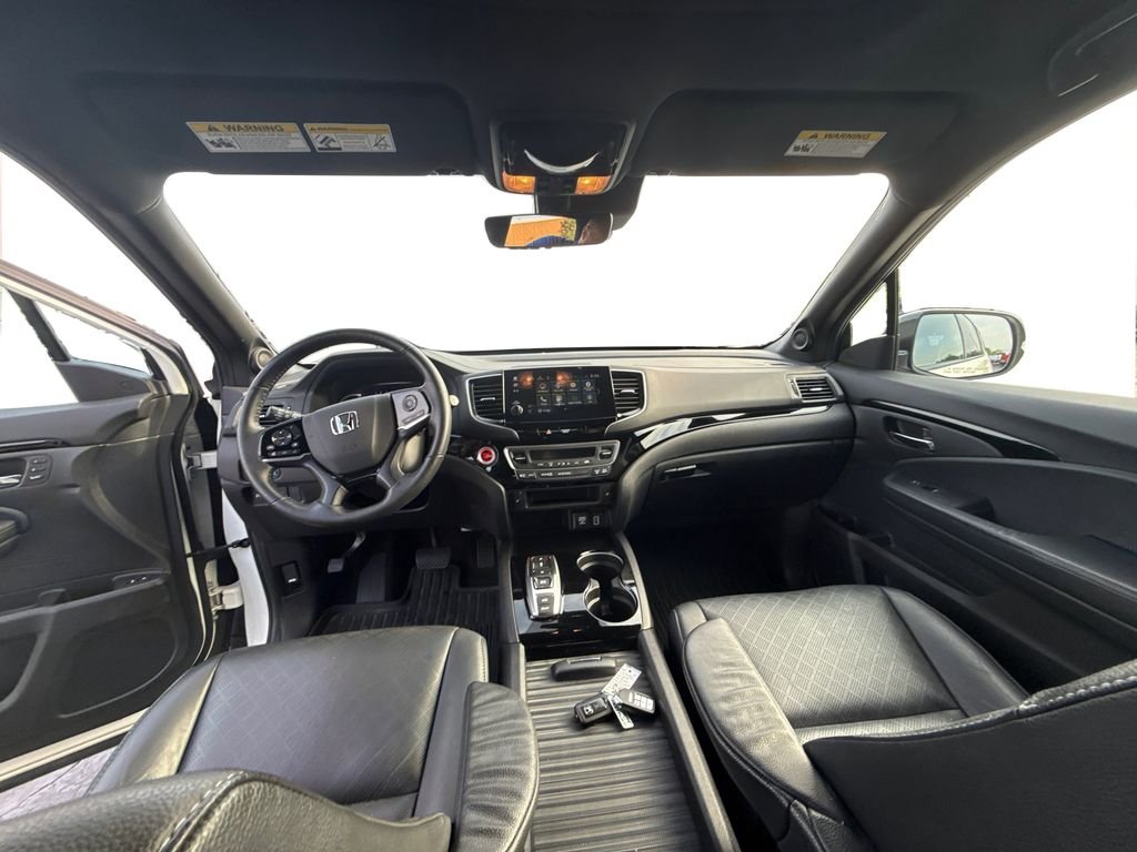 Used 2019 White Diamond Pearl Honda Touring image 9