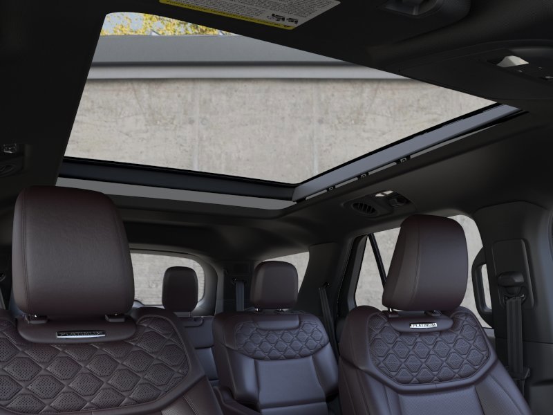 New 2026 Star White Metallic Tri-Coat Ford Platinum™ image 22