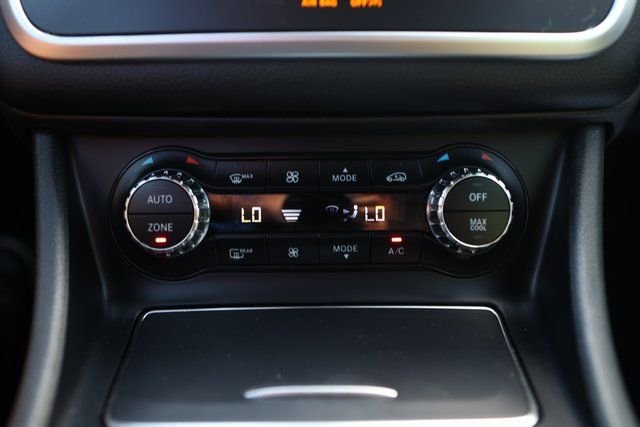 Used 2020 Gray Mercedes-Benz GLA 250 image 23