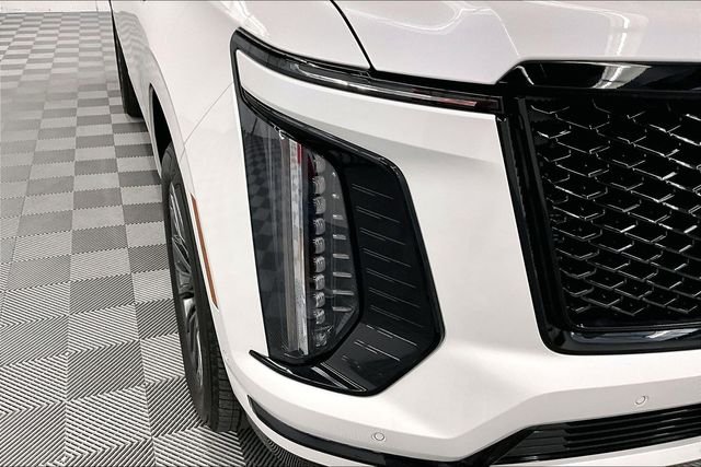 Used 2025 Crystal White Tricoat Cadillac Sport image 35
