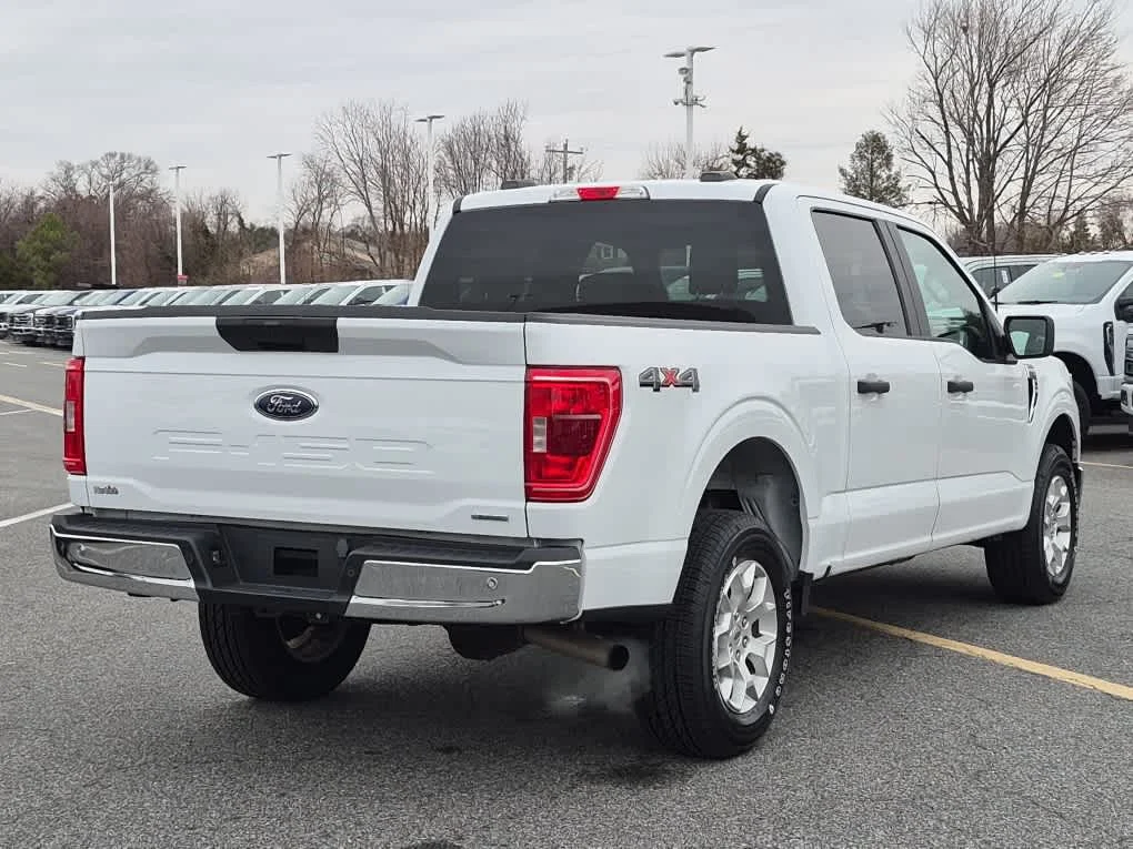 Certified Used 2023 Oxford White Ford XLT image 3