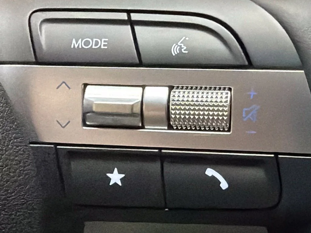 New 2026 Shimmering Silver Hyundai SEL Premium image 20