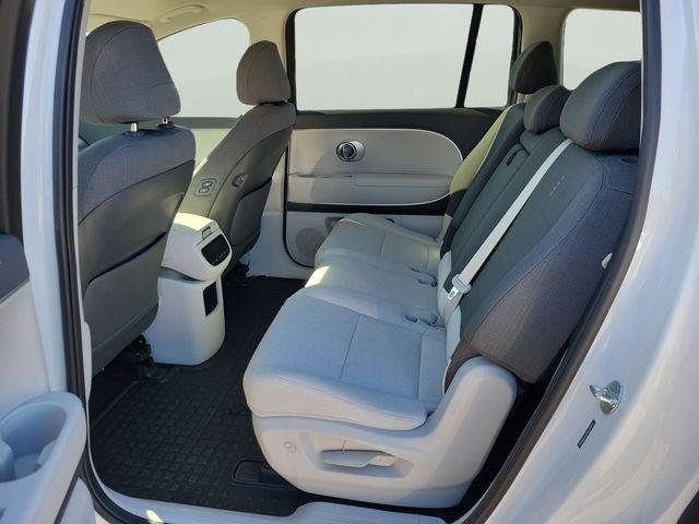 New 2026 Snow White Pearl Hyundai SE image 42