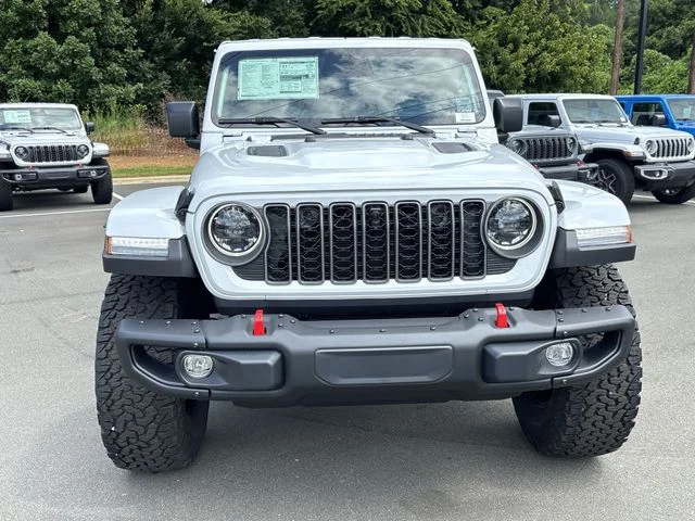 New 2025 Bright White Clear-Coat Exterior Paint Jeep Rubicon X image 16