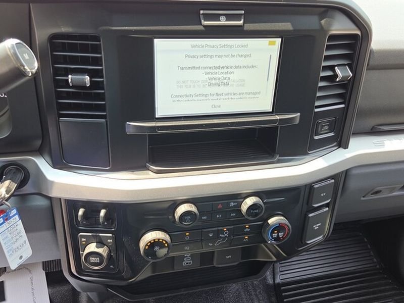 New 2026 Oxford White Ford F-250® XLT image 19