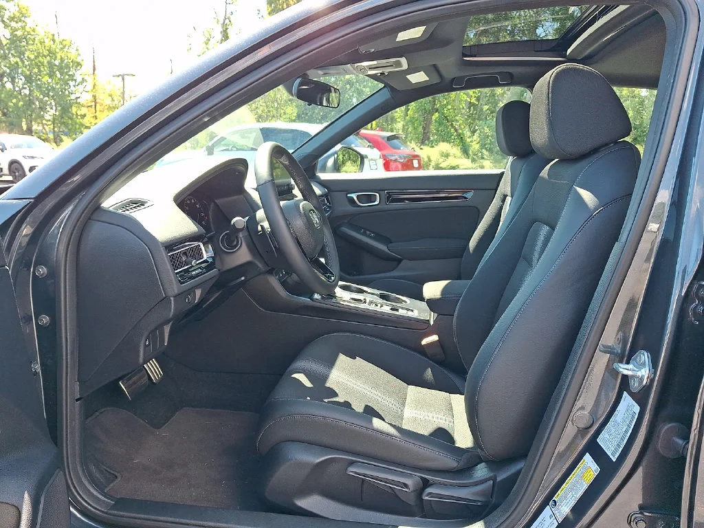 2026 Honda Civic Hatchback Sport - Photo 13