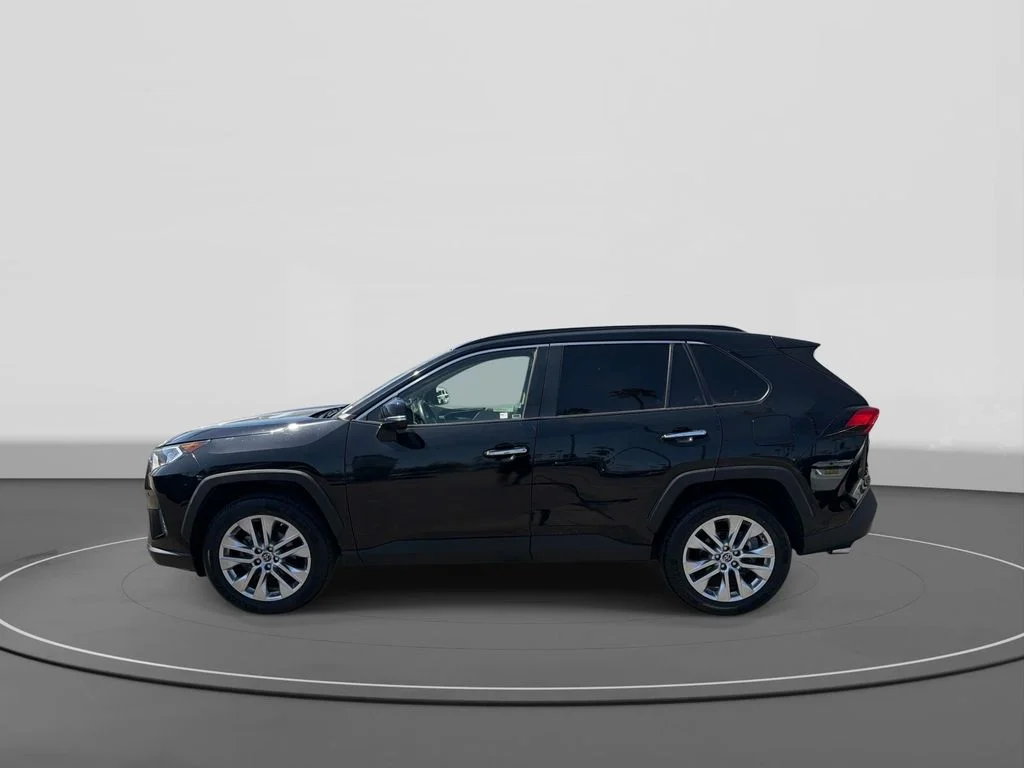 Used 2019 Midnight Black Metallic Toyota Limited image 4