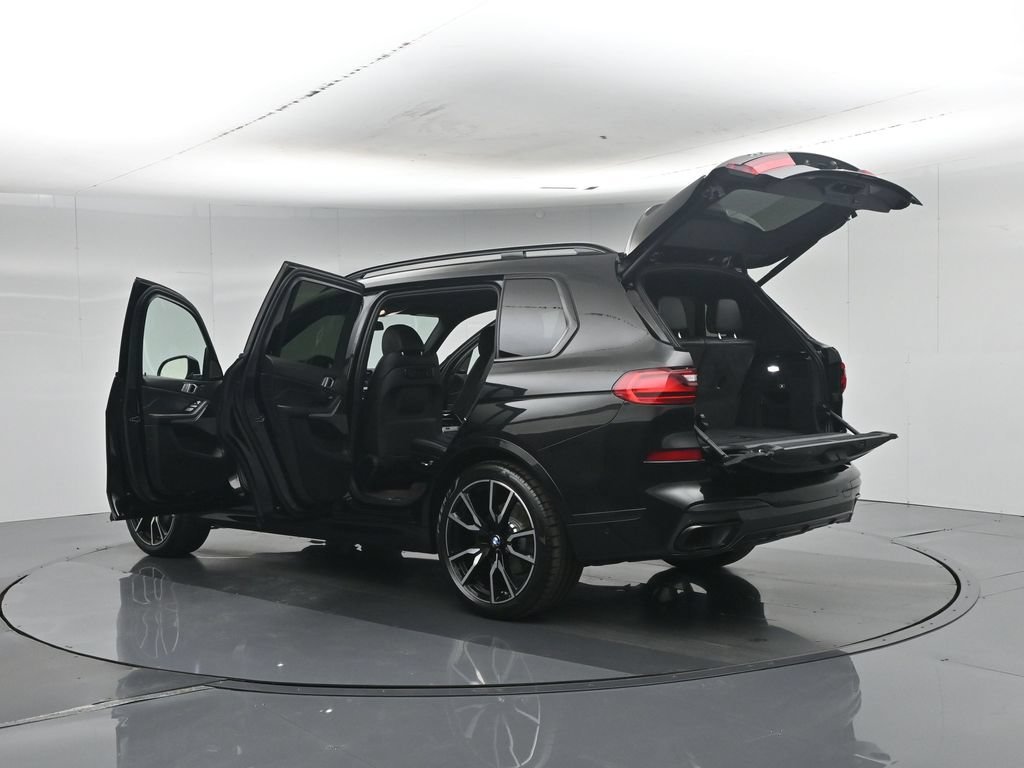 Used 2020 Black BMW xDrive40i image 40