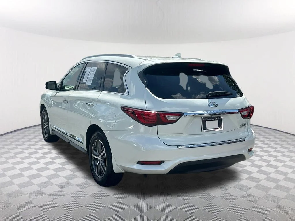 Used 2016 White INFINITI Base image 7