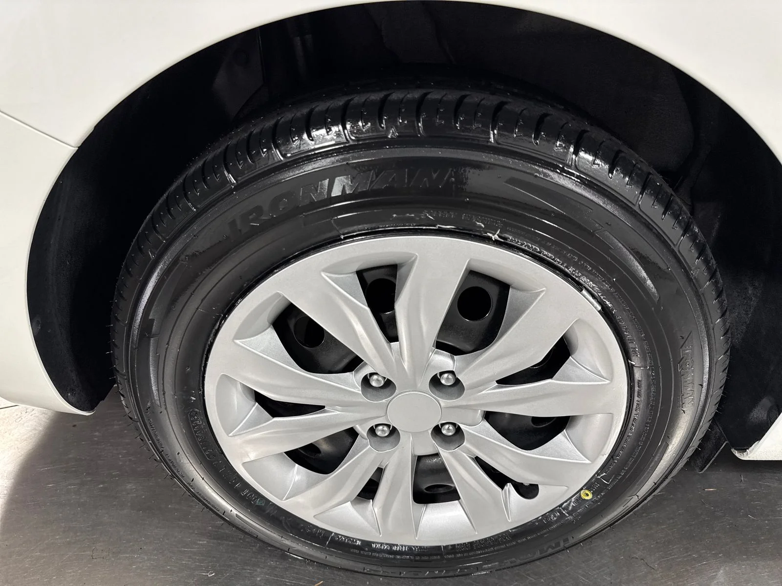 Used 2023 Clear White Kia LX image 13