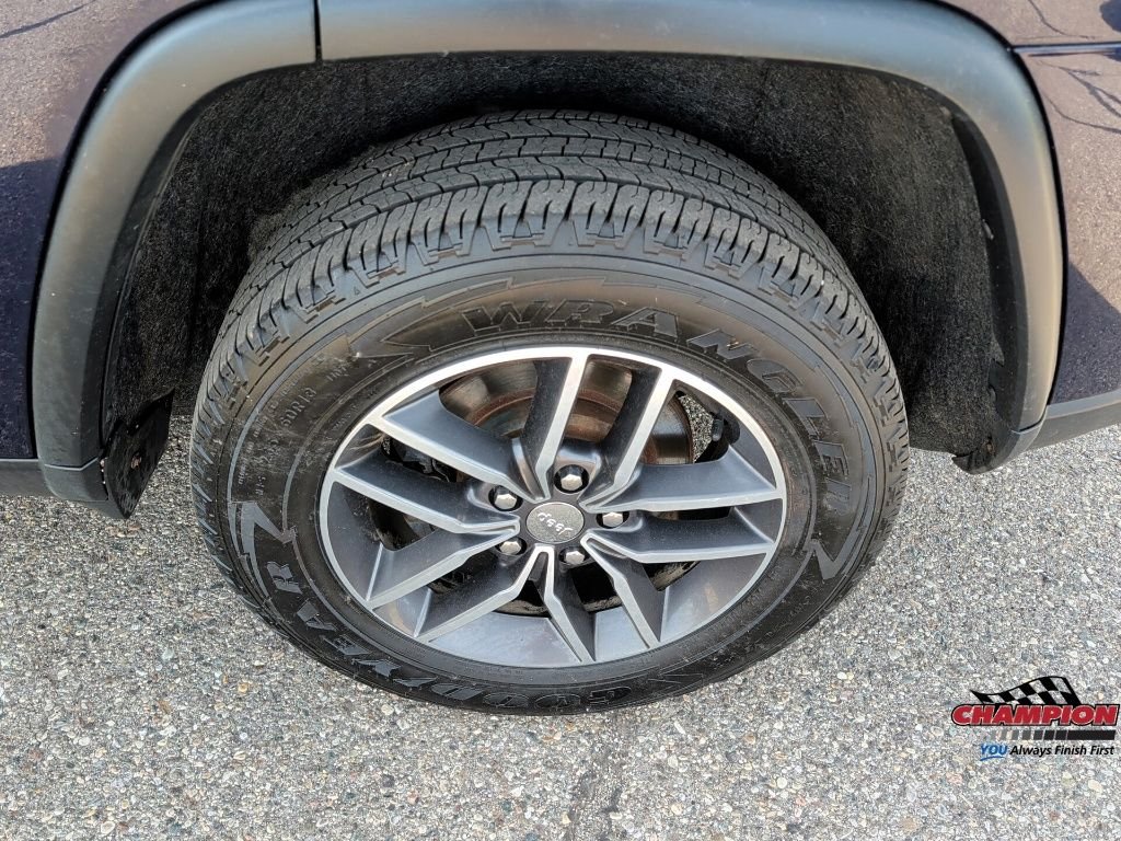 Used 2018 Blue Jeep Limited image 10