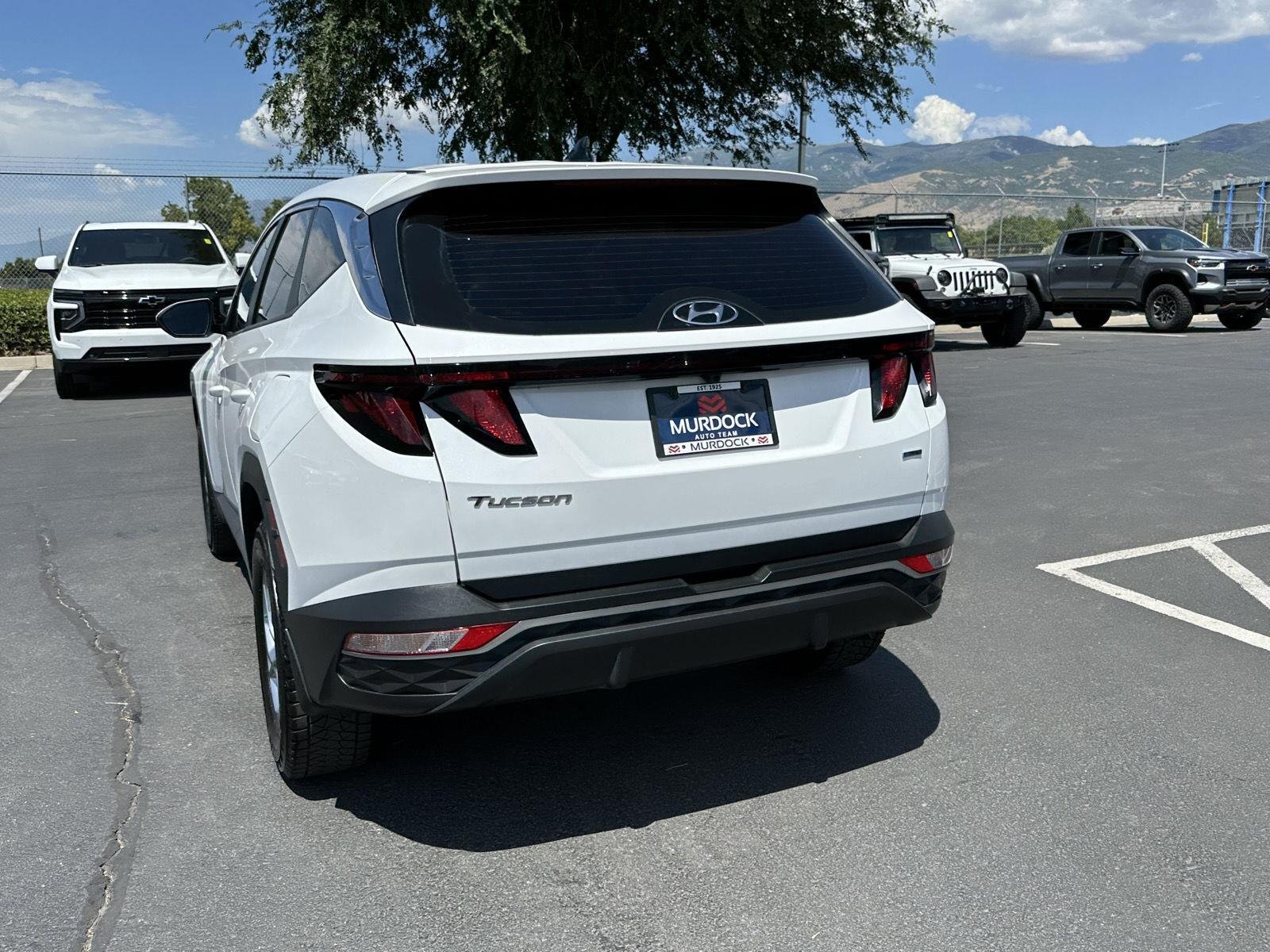 Used 2024 White Hyundai SE image 11