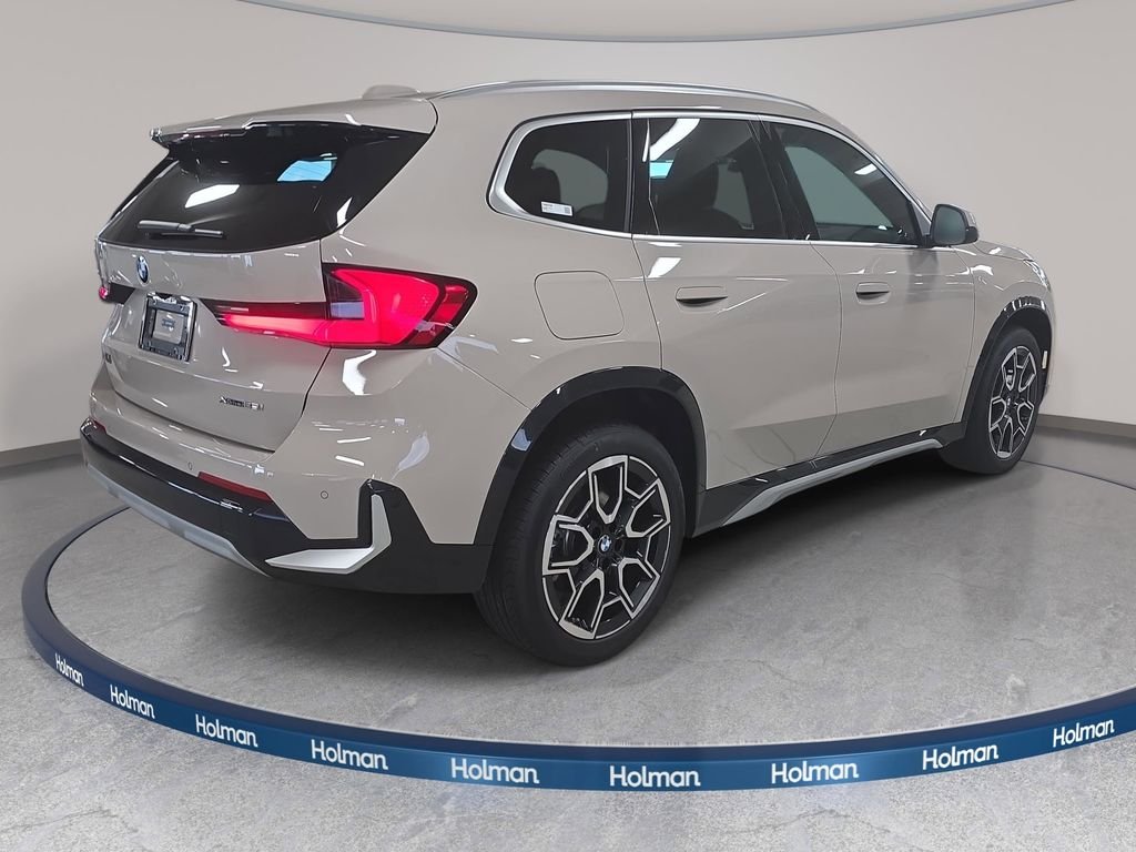 New 2026 Dune Grey Metallic BMW xDrive28i image 4