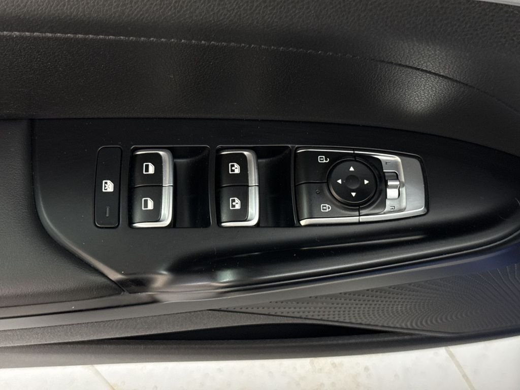 Used 2022 Sapphire Blue Kia GT-Line image 15