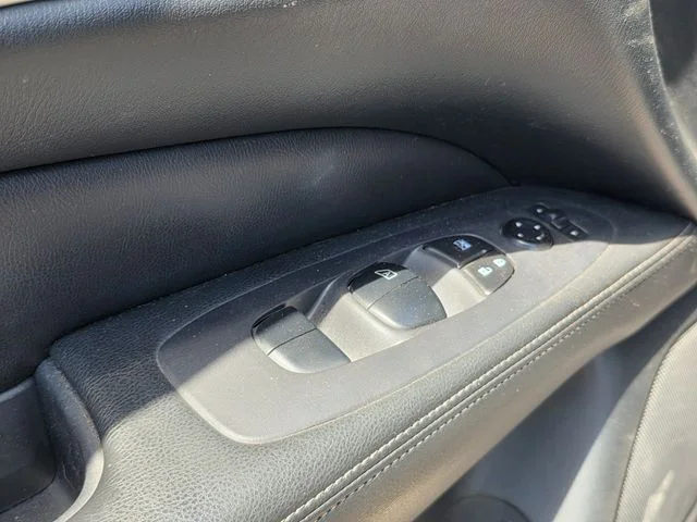 Used 2020 Gray Nissan S image 18