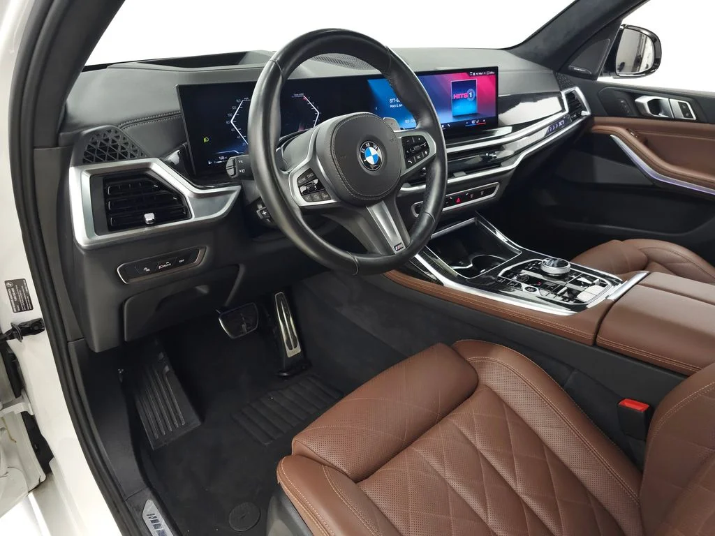 Used 2025 White BMW xDrive40i image 19