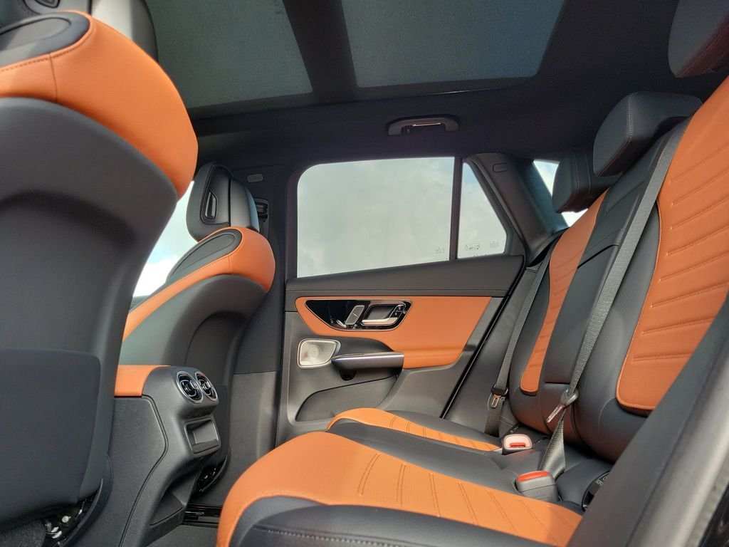 New 2026 Black Mercedes-Benz GLC 300 image 10