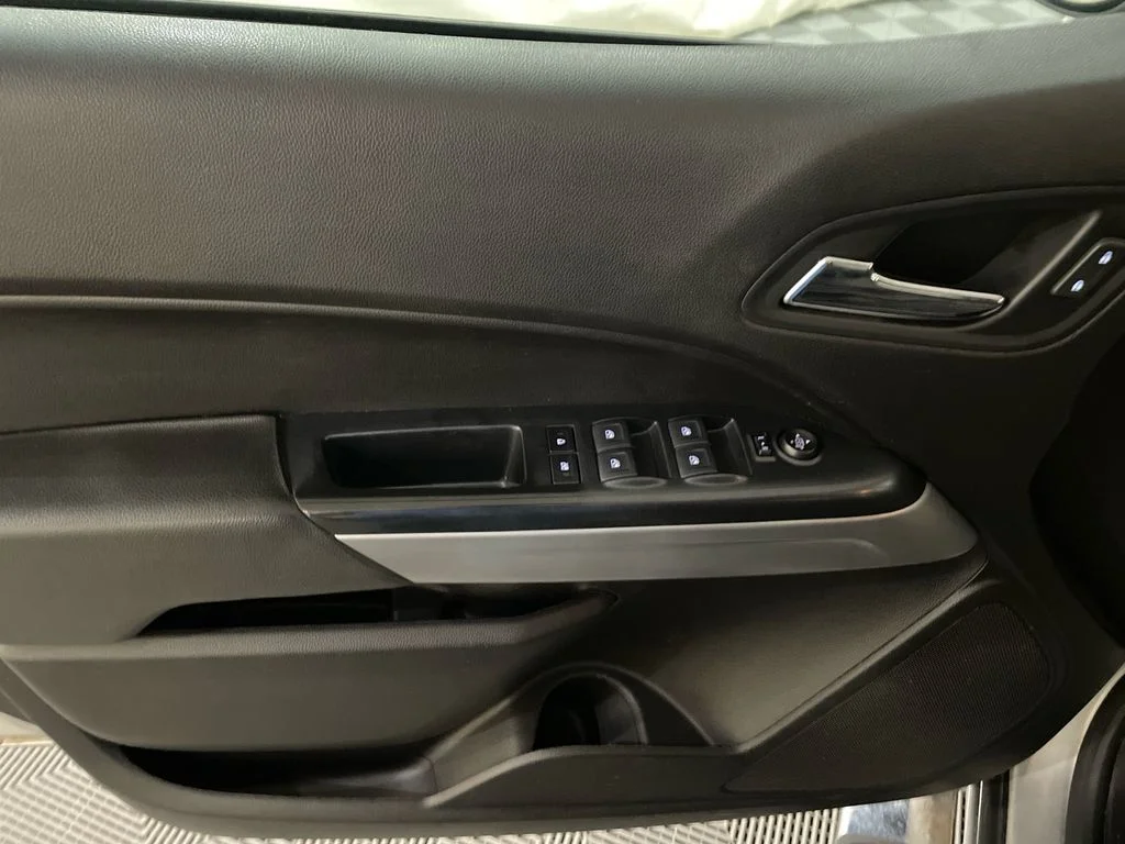 Used 2019 Silver Ice Metallic Chevrolet 4WD LT image 10