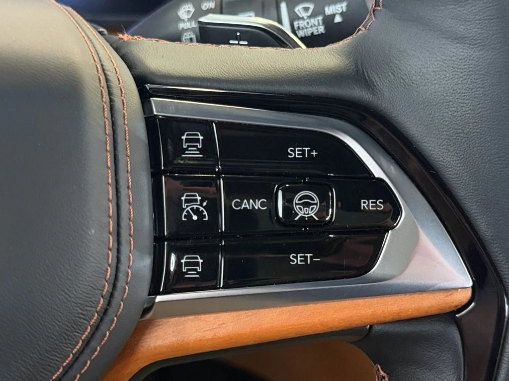 Used 2025 Gray Jeep Summit image 32