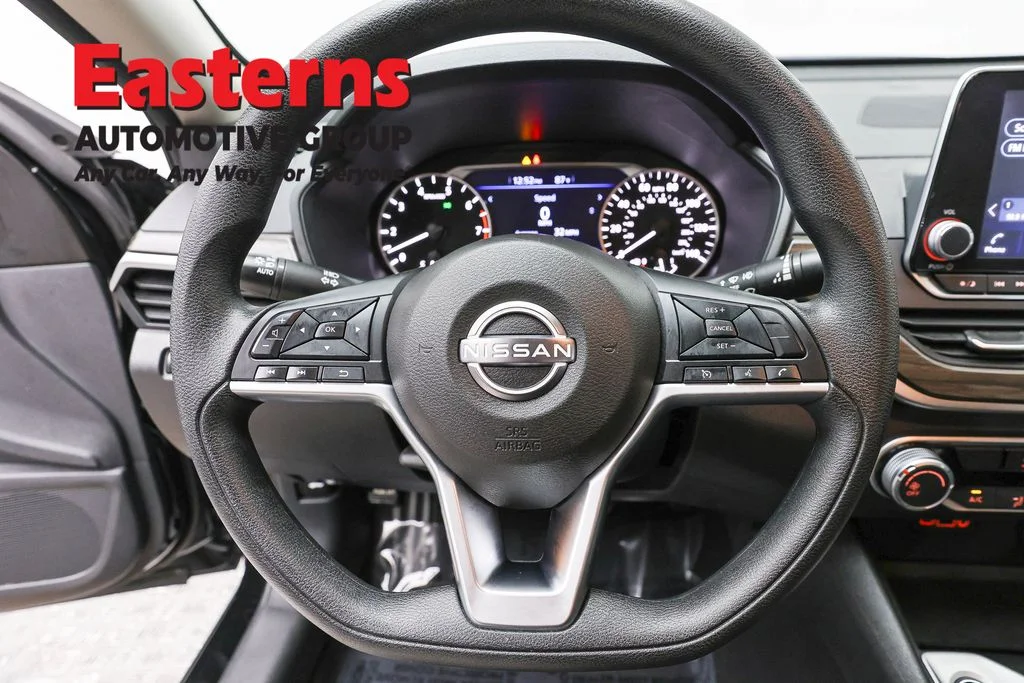 Used 2025 Black Nissan 2.5 SV image 10