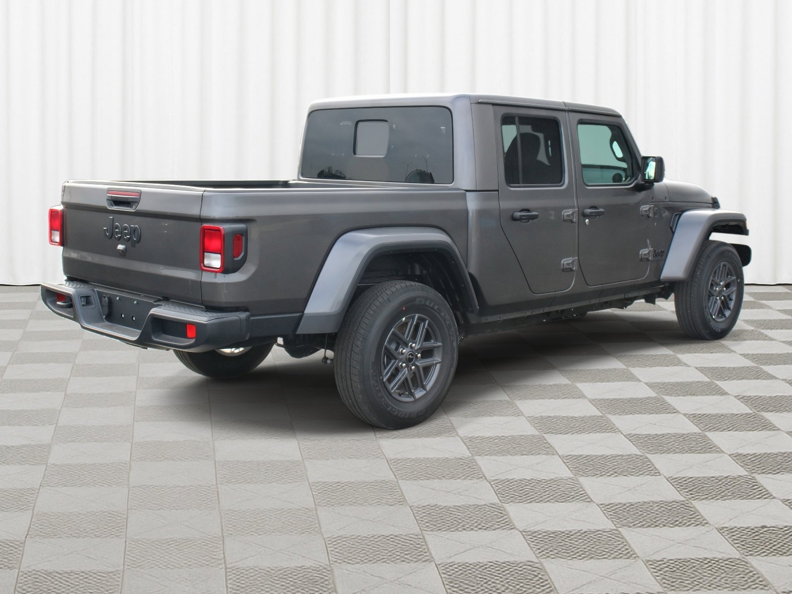 New 2026 Granite Crystal Metallic Clearcoat Jeep Sport S image 31