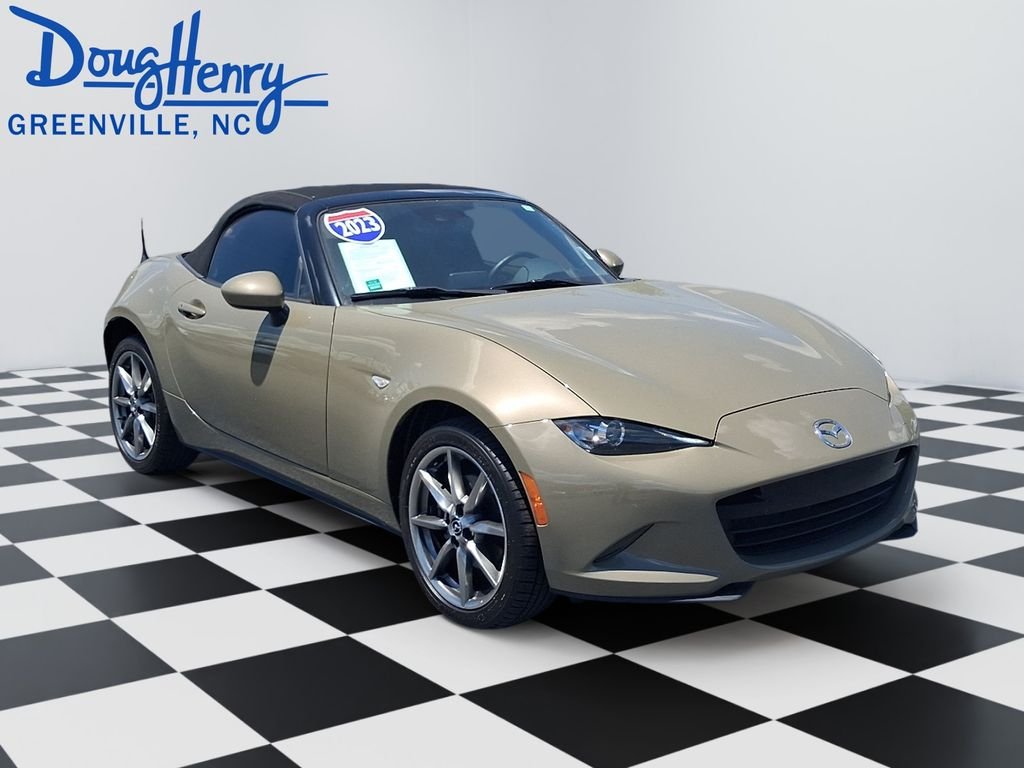 Used 2023 Beige Mazda Grand Touring image 7