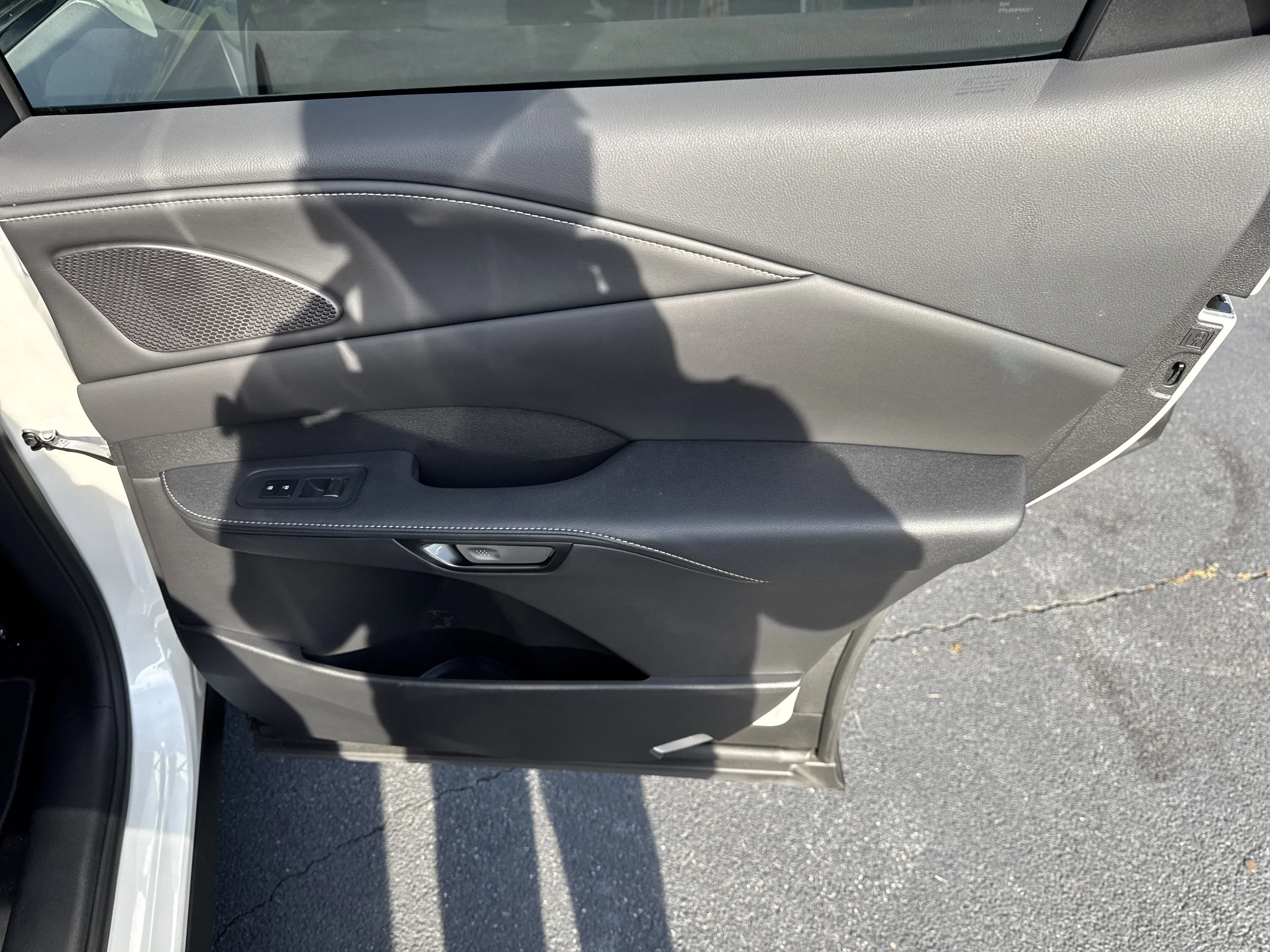 Used 2025  Lexus  image 32