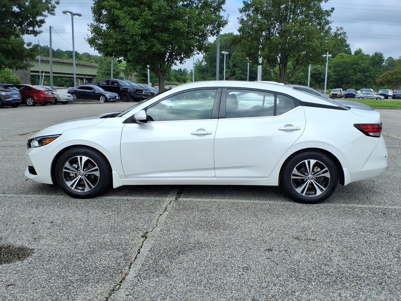 Used 2022 Aspen White TriCoat Pearl Nissan SV image 3