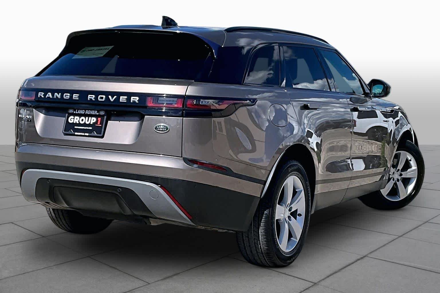 Used 2019 Kaikoura Stone Metallic Land Rover S image 13