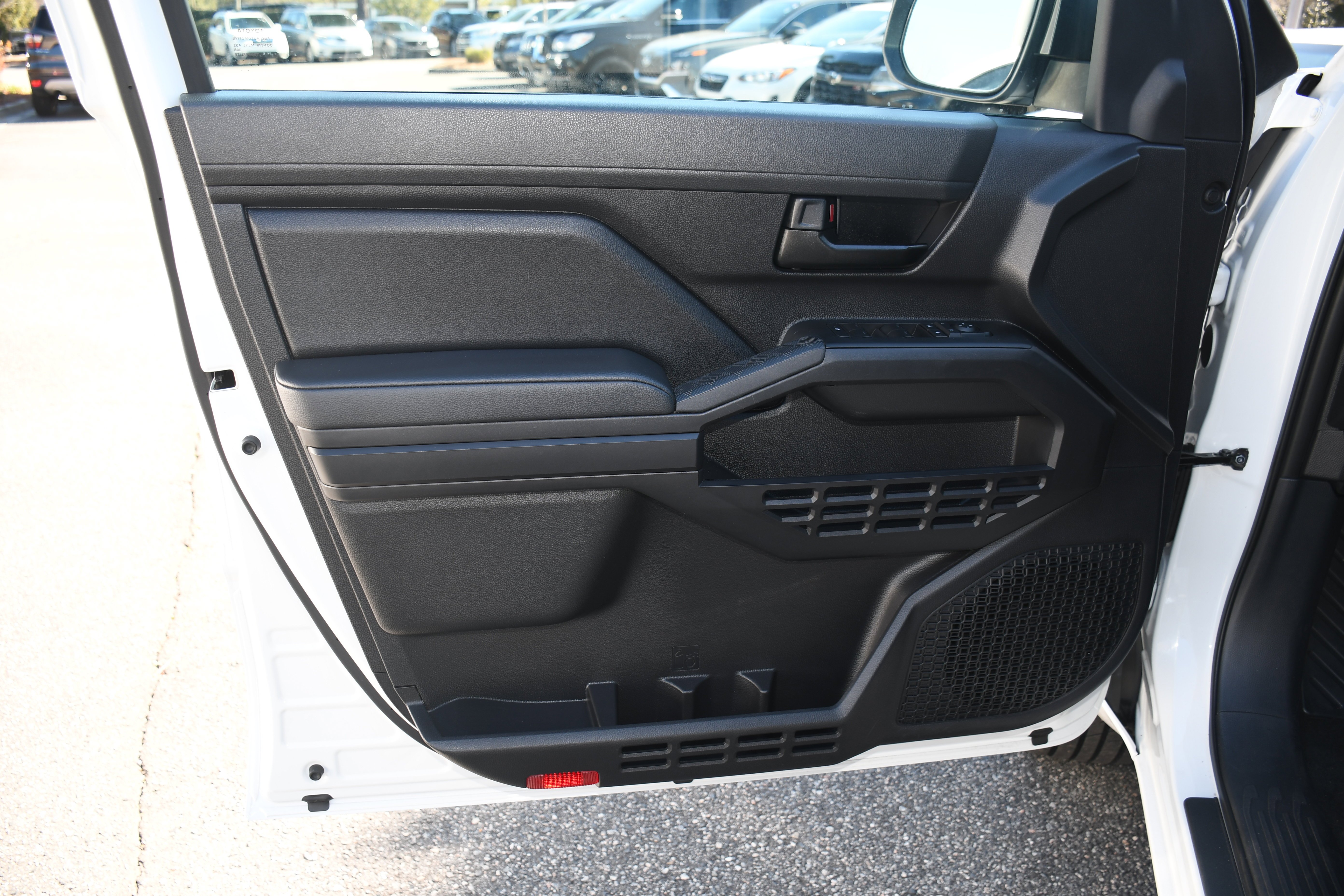 2025 Toyota Tacoma SR - Photo 9