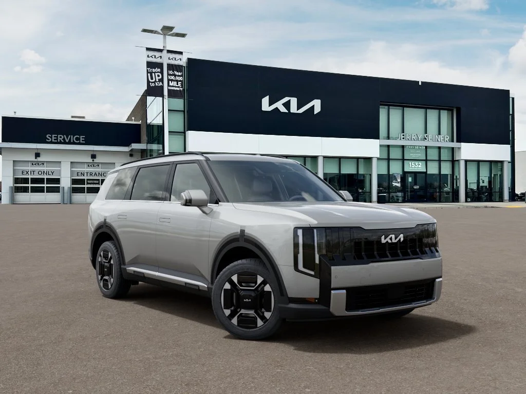 New 2027 Ivory Kia EX image 8