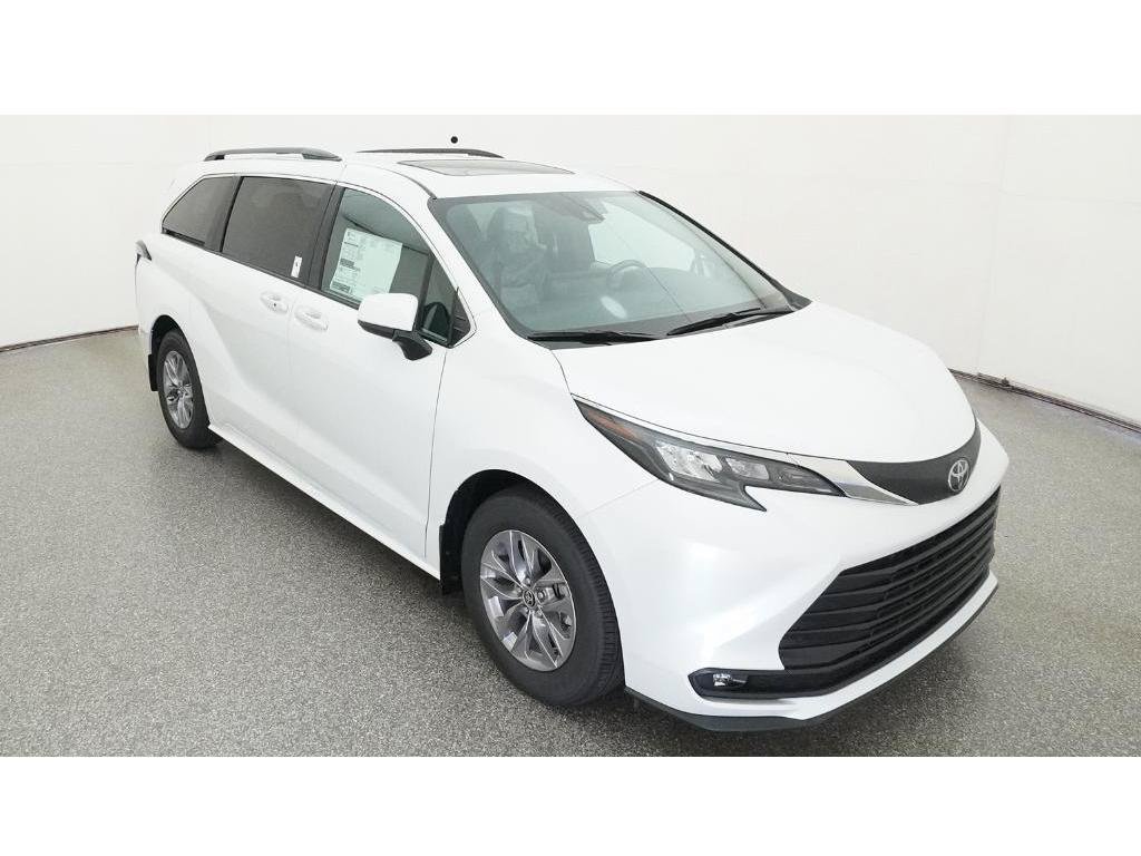 New 2026 Wind Chill Pearl Toyota XLE image 13