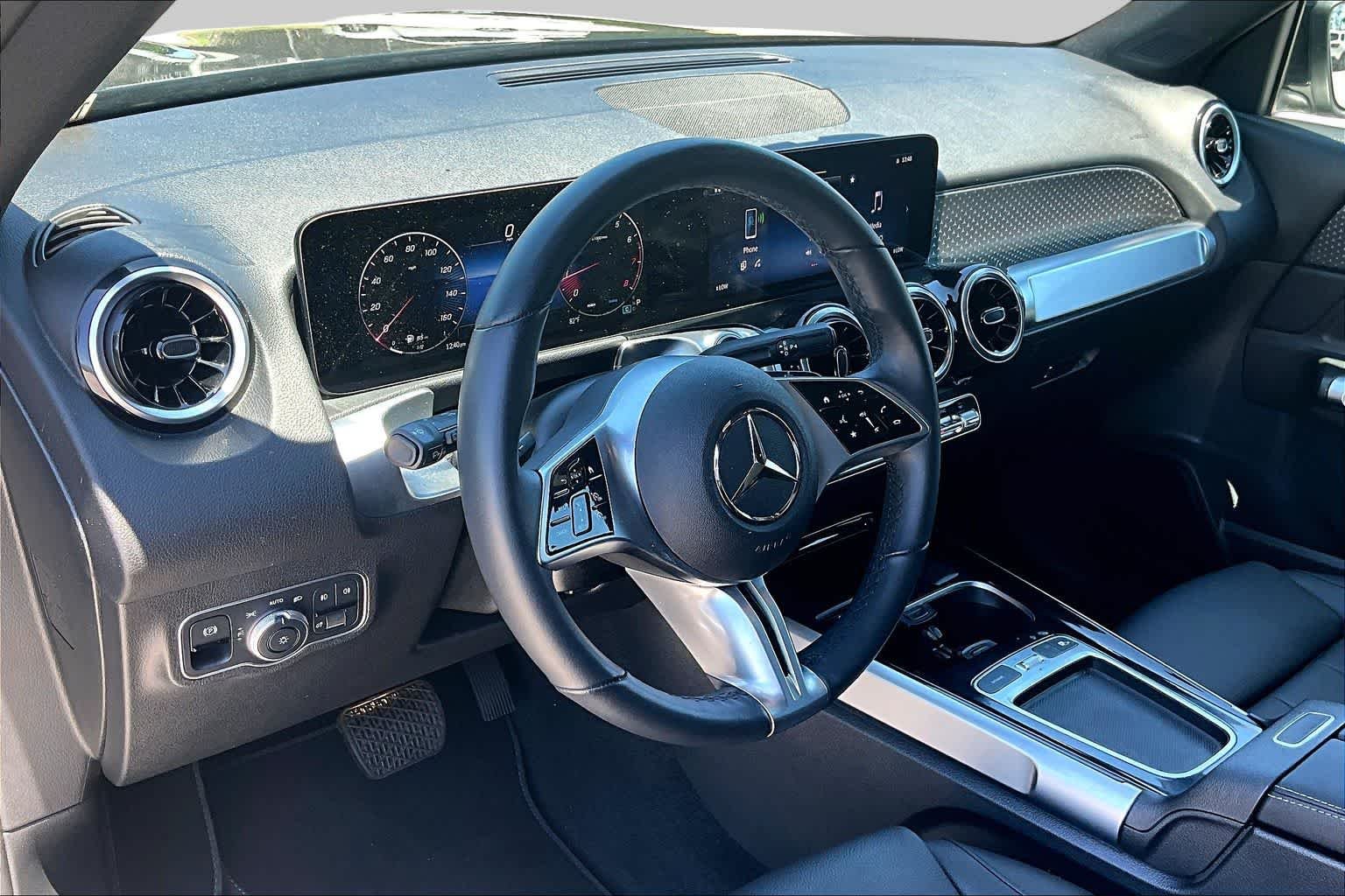Used 2026 Night Black Mercedes-Benz GLB 250 image 18